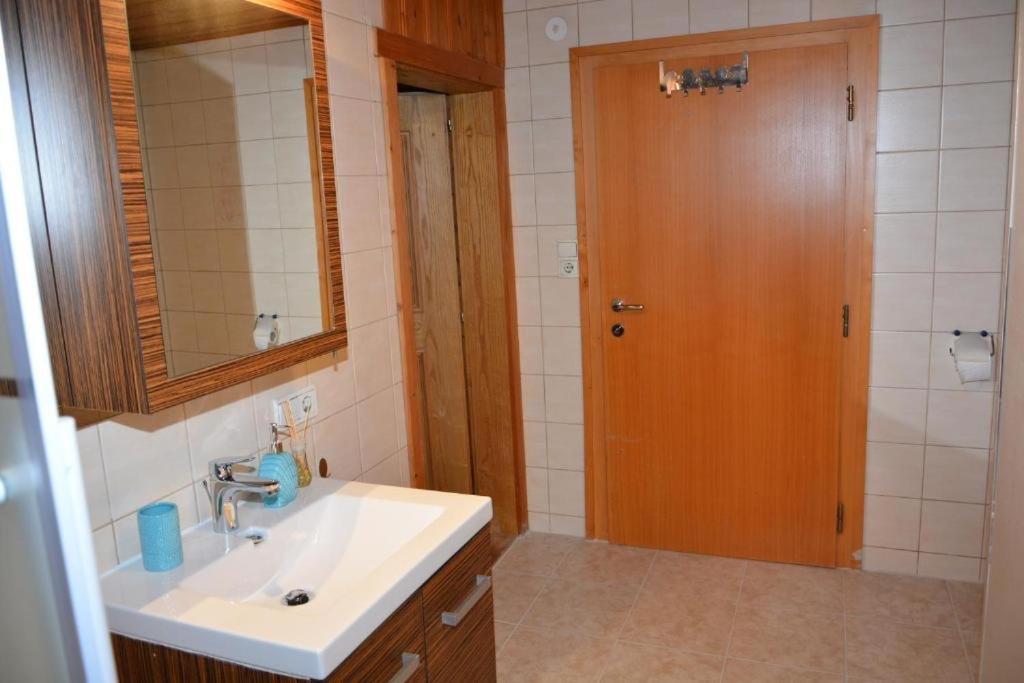 Happy Point Apartment Меллау Экстерьер фото